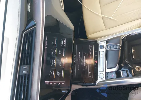 2019 Audi E-Tron Premium Plus z USA, uszkodzony, nr VIN WA1LABGE3KB022325